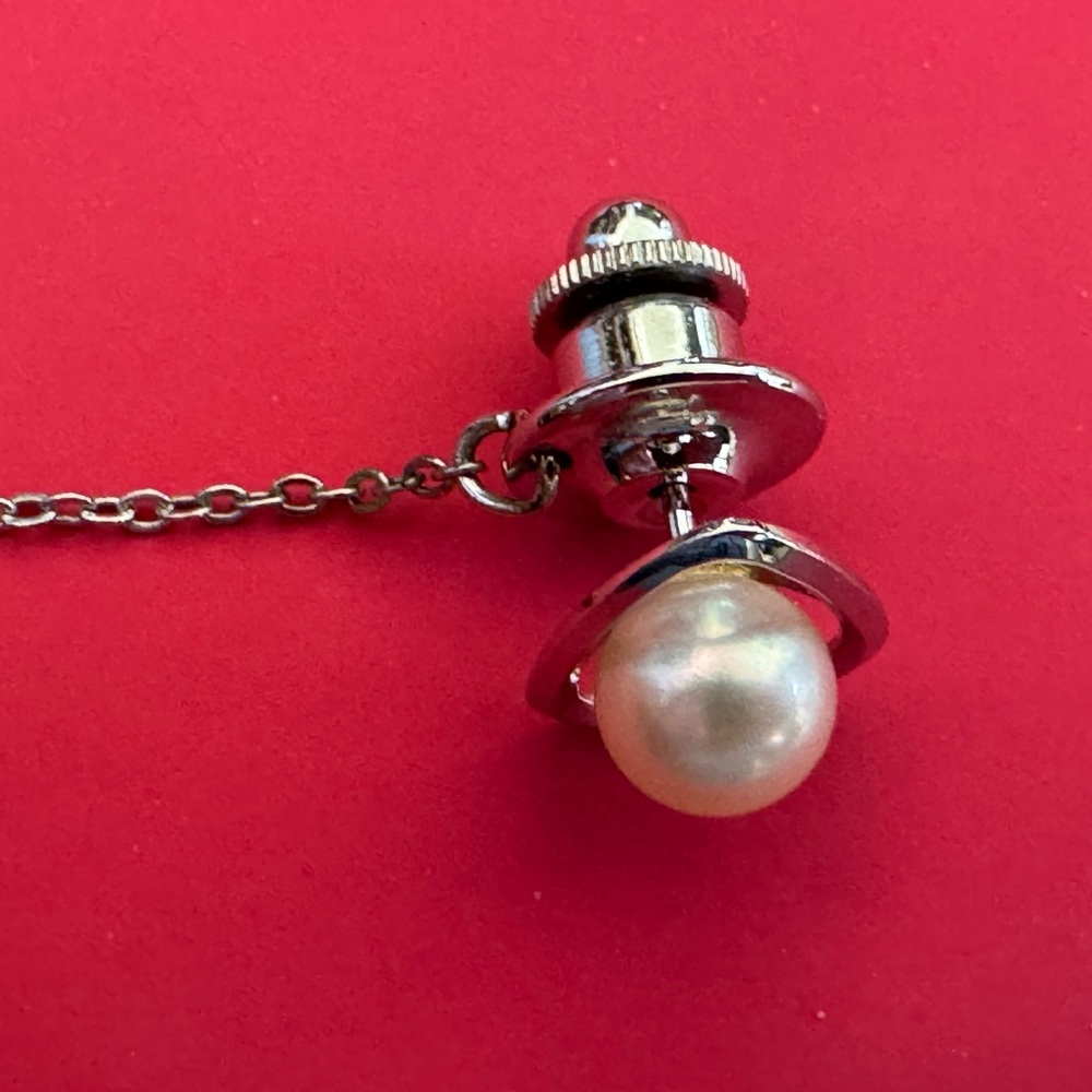 Tie tack pin pearl and silver from Japan vintage